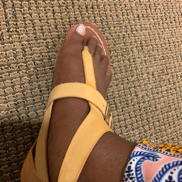 Sandals - Picture 2 of 4